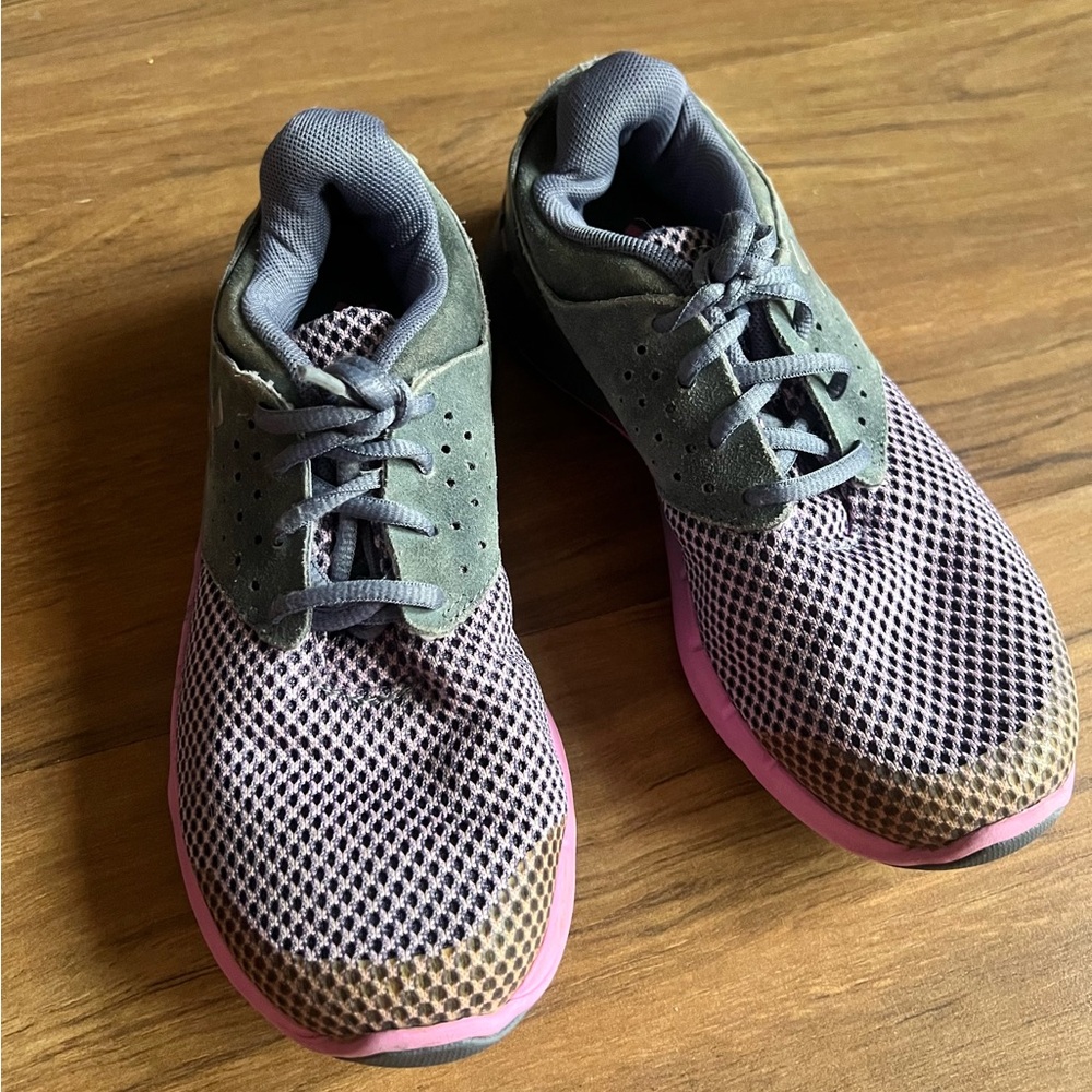 Under Armour girls sneakers prewoned see the pictures for more details
